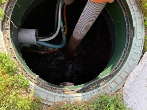 Poste de relevage vidé pendant le pompage